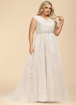 JJsHouse Robe Trapèze Col V Balayage/pinceau Train Dentelle Tulle Robe De Mariée Avec Brodé Arc Paillettes -Voiles mariée Soldes 1287386b438f46711bf3d87002364de0