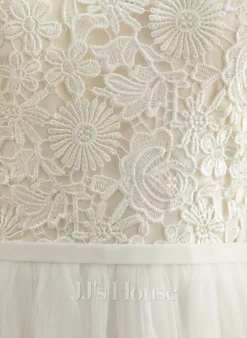 JJsHouse Robe Trapèze Balayage/pinceau Train Dentelle Tulle Robe De Mariée -Voiles mariée Soldes 1705935056dfbeb4f973f234be73c310