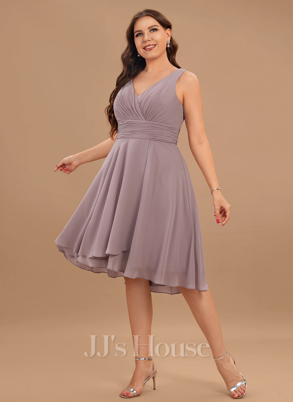 Jjshouse.fr Robe Trapèze Col V Asymétrique Mousseline Mousseline Robe De Demoiselle D'honneur Avec Plissé 11 Jjshouse.fr Robe Trapèze Col V Asymétrique Mousseline Mousseline Robe De Demoiselle D'honneur Avec Plissé – Image 11