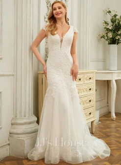 JJsHouse Forme Sirène/trompette Col V Traîne Moyenne Dentelle Tulle Robe De Mariée -Voiles mariée Soldes 51274ec7a2882cfb9a0bef7303d37c22