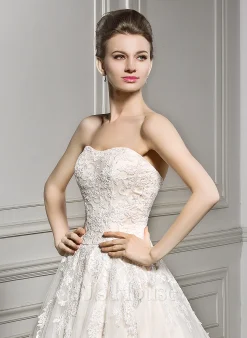 JJsHouse Robe Marquise/princesse Cache Cœur Traîne Moyenne Dentelle Tulle Robe De Mariée -Voiles mariée Soldes 5c39451de27e940b64c51f4565d0fedf