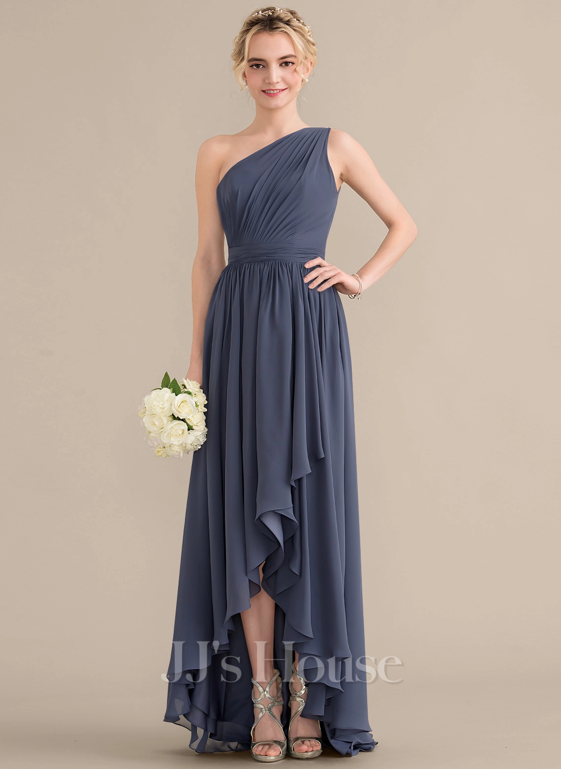 Jjshouse.fr Robe Trapèze Décolleté Asymétrique Asymétrique Mousseline Mousseline Robe De Demoiselle D'honneur Avec Robe à Volants 2 Jjshouse.fr Robe Trapèze Décolleté Asymétrique Asymétrique Mousseline Mousseline Robe De Demoiselle D'honneur Avec Robe à Volants – Image 2