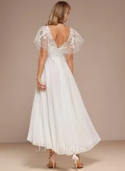 JJsHouse Robe Trapèze Col V Asymétrique Dentelle Tulle Robe De Mariée Avec Plissé -Voiles mariée Soldes 6c0de2f794f077a1e321d8df0c05dff2