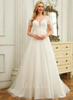 JJsHouse Robe Marquise/princesse Col V Balayage/pinceau Train Dentelle Tulle Robe De Mariée -Voiles mariée Soldes 6cf985d4cde459734b04b4db5a6b858c