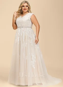 JJsHouse Robe Trapèze Col V Balayage/pinceau Train Dentelle Tulle Robe De Mariée Avec Brodé Arc Paillettes -Voiles mariée Soldes 73d1c5293efafb8f7c1a188480bf9446