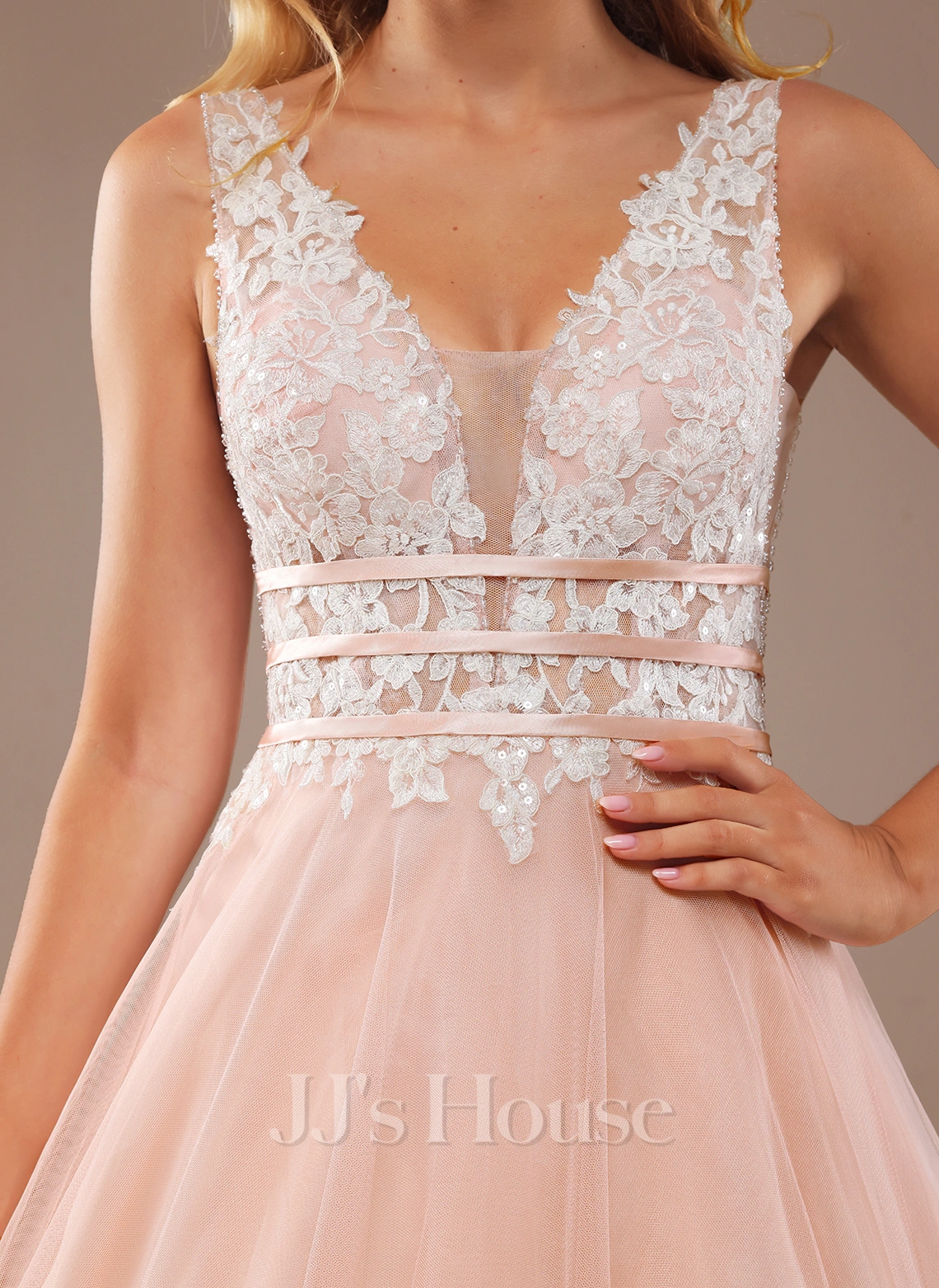 JJsHouse Robe Marquise/princesse Col V Traîne Moyenne Dentelle Tulle Robe De Mariée Avec Paillettes 5 JJsHouse Robe Marquise/princesse Col V Traîne Moyenne Dentelle Tulle Robe De Mariée Avec Paillettes – Image 5