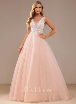 JJsHouse Robe Marquise/princesse Col V Traîne Moyenne Dentelle Tulle Robe De Mariée Avec Paillettes