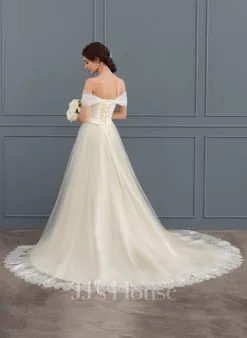 JJsHouse Robe Marquise/princesse épaule Dénudée Traîne Moyenne Dentelle Tulle Robe De Mariée Avec Plissé -Voiles mariée Soldes 8a6b45180087c082f64be270f4e2876f