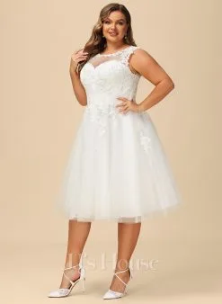 JJsHouse Robe Trapèze Illusion Asymétrique Dentelle Tulle Robe De Mariée Avec Plissé -Voiles mariée Soldes 8c296344da20fa06fffbf010c072a038