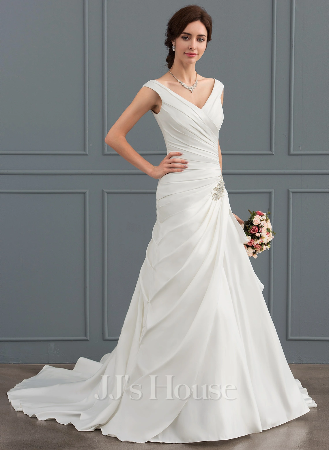 JJsHouse Robe Trapèze Col V Traîne Moyenne Satiné Robe De Mariée Avec Brodé 2 JJsHouse Robe Trapèze Col V Traîne Moyenne Satiné Robe De Mariée Avec Brodé – Image 2