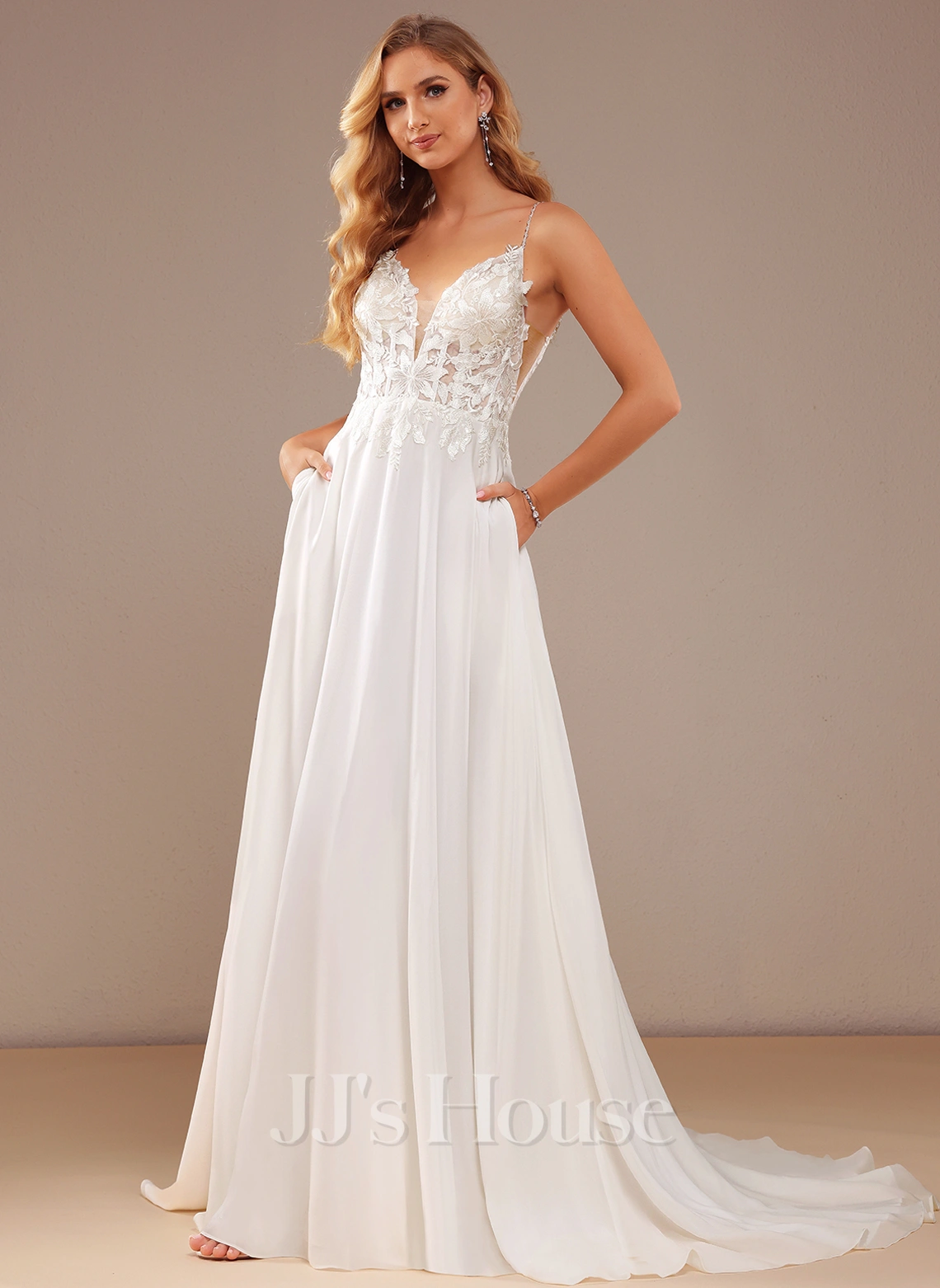 JJsHouse Robe Trapèze Col V Traîne Moyenne Mousseline Dentelle Robe De Mariée Avec Brodé Feather Paillettes 10 JJsHouse Robe Trapèze Col V Traîne Moyenne Mousseline Dentelle Robe De Mariée Avec Brodé Feather Paillettes – Image 10