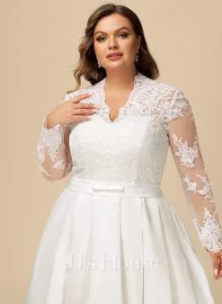 JJsHouse Robe Marquise/princesse Col V Traîne Moyenne Dentelle Satiné Robe De Mariée Avec Arc -Voiles mariée Soldes b7bd538c45e87b30a36537d0be8de8ce
