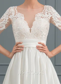 JJsHouse Robe Marquise/princesse Traîne Moyenne Dentelle Satiné Robe De Mariée Avec Plissé -Voiles mariée Soldes ba56dac76c2150b6c33e929a431f2d8a