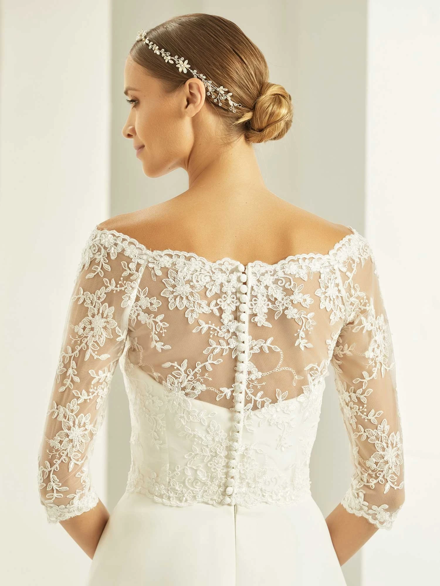 Boléro Mariée Dentelle Perlée Ivoire Ninon 2 Boléro Mariée Dentelle Perlée Ivoire Ninon – Image 2