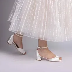 Chaussures Mariage Fiona The Perfect Bridal Company 7 Chaussures Mariage Fiona The Perfect Bridal Company -Voiles mariée Soldes chaussure mariee fiona the perfect bridal company