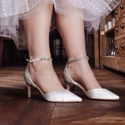 Chaussures Mariage Summer The Perfect Bridal Company 8 Chaussures Mariage Summer The Perfect Bridal Company -Voiles mariée Soldes chaussure mariee summer the perfect bridal company
