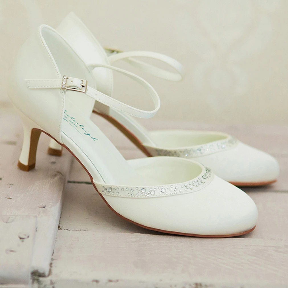 Chaussure Mariage Satin Avec Bordure Cristal Adele 4 Chaussure Mariage Satin Avec Bordure Cristal Adele – Image 4