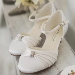 Chaussure Mariage Satin Ivoire Ou Blanc Petit Talon Heidi -Voiles mariée Soldes chaussures mariee heidi westerleigh