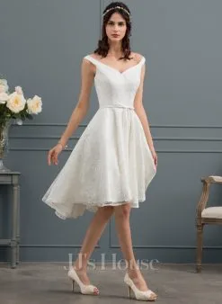 JJsHouse Robe Trapèze Asymétrique Dentelle Robe De Mariée Avec Arc -Voiles mariée Soldes d941b2a4c8e408109a2268c9b9b9a0ed