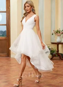 JJsHouse Robe Trapèze Col V Asymétrique Tulle Robe De Mariée Avec Robe à Volants Plissée -Voiles mariée Soldes e2d77da22ebd339ae57b9724dd9b2c34
