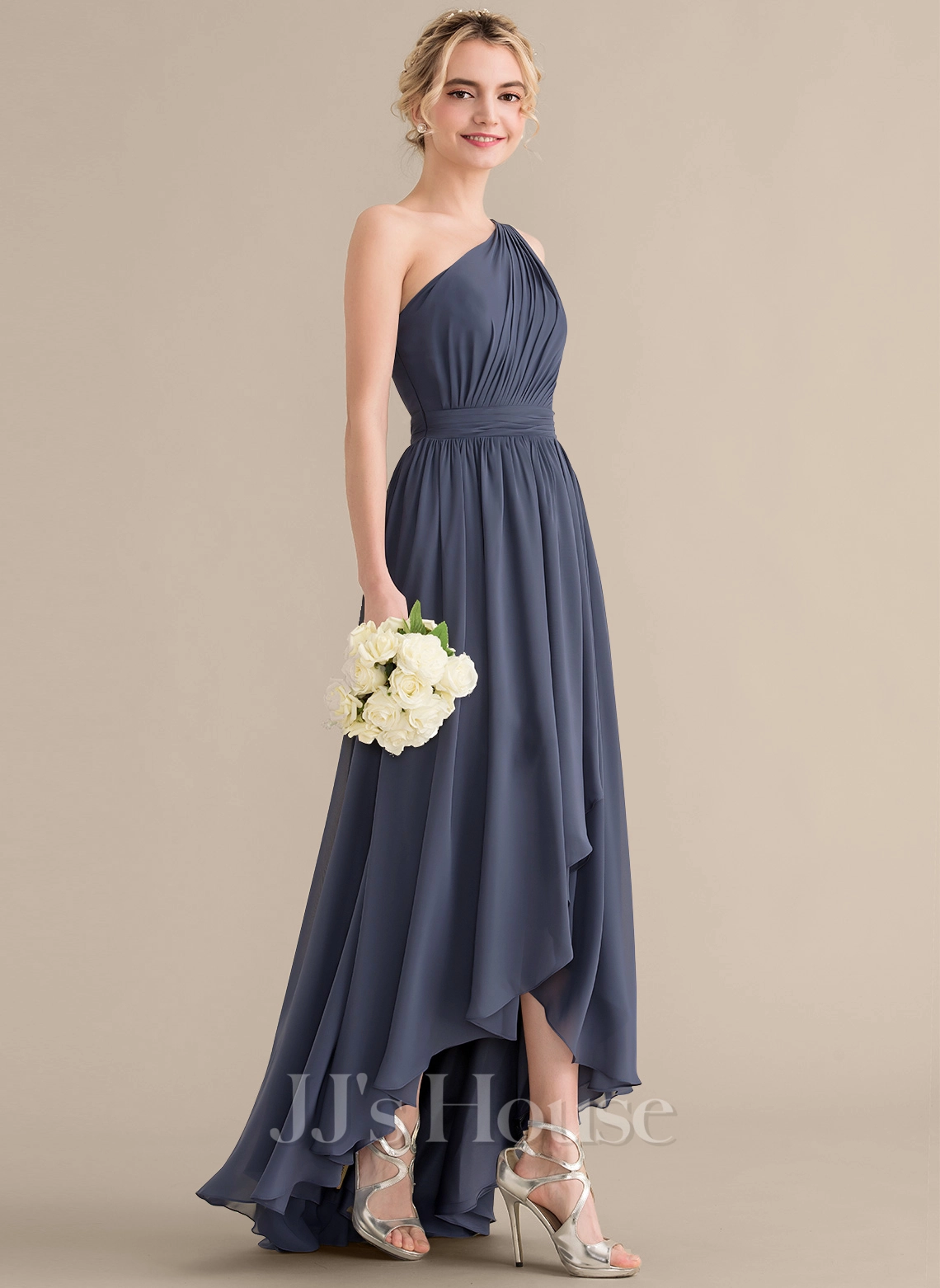 Jjshouse.fr Robe Trapèze Décolleté Asymétrique Asymétrique Mousseline Mousseline Robe De Demoiselle D'honneur Avec Robe à Volants 4 Jjshouse.fr Robe Trapèze Décolleté Asymétrique Asymétrique Mousseline Mousseline Robe De Demoiselle D'honneur Avec Robe à Volants – Image 4