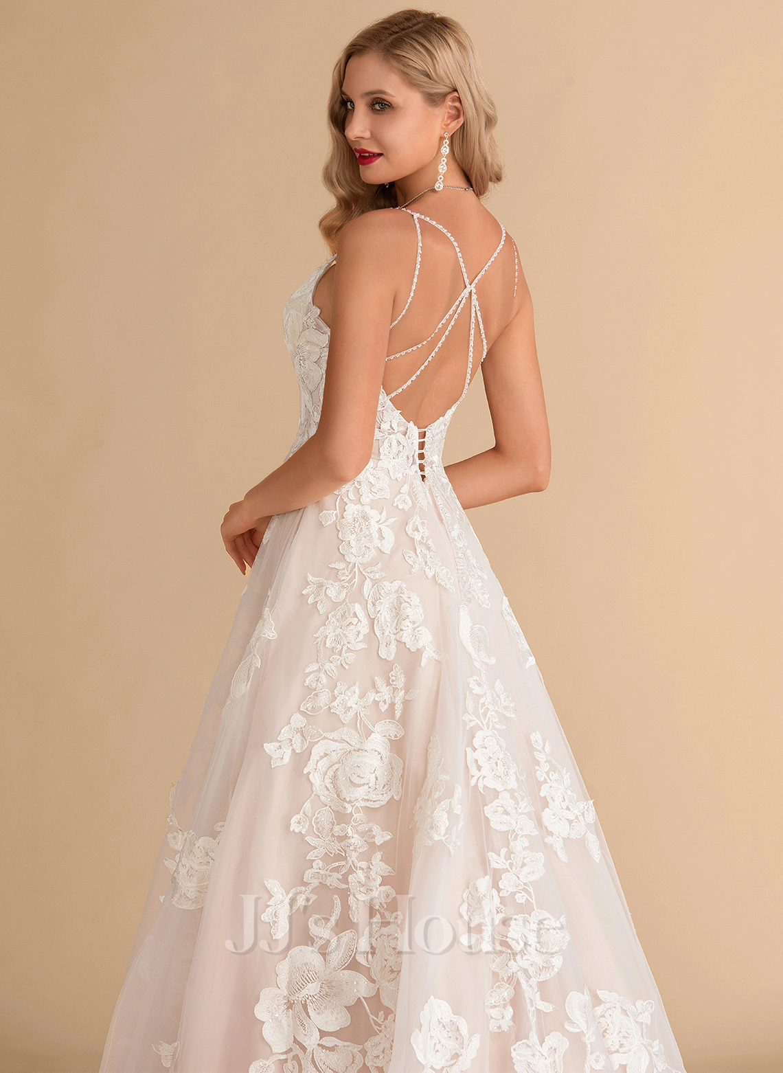 JJsHouse Robe Marquise/princesse Col V Traîne Moyenne Dentelle Tulle Robe De Mariée Avec Brodé 8 JJsHouse Robe Marquise/princesse Col V Traîne Moyenne Dentelle Tulle Robe De Mariée Avec Brodé – Image 8