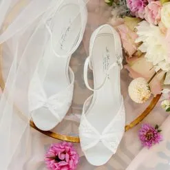 Lindsey - G.Westerleigh 11 Lindsey - G.Westerleigh -Voiles mariée Soldes lindsey gwesterleigh chaussure de mariee ete