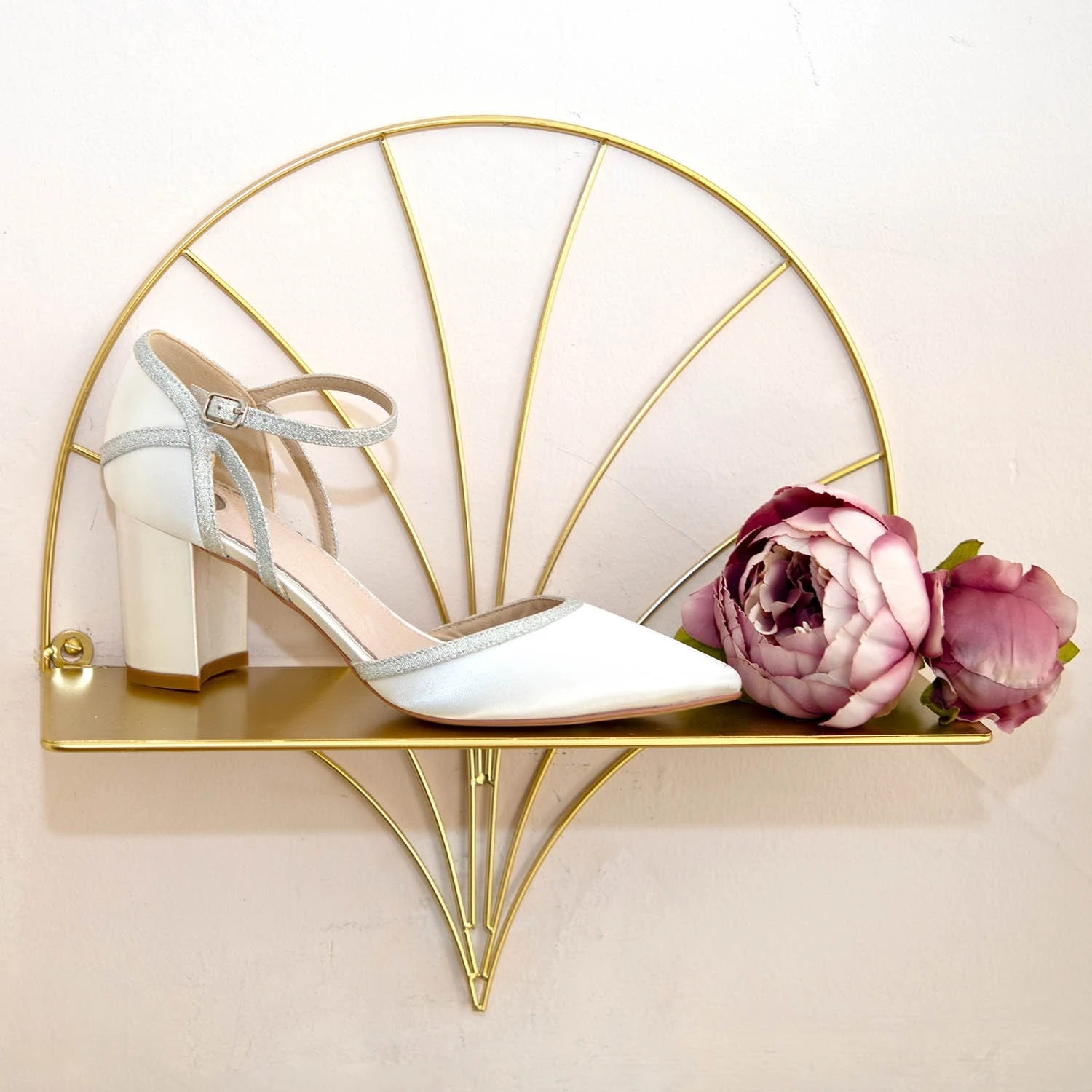 Robyn - The Perfect Bridal Company 6 Robyn - The Perfect Bridal Company – Image 6