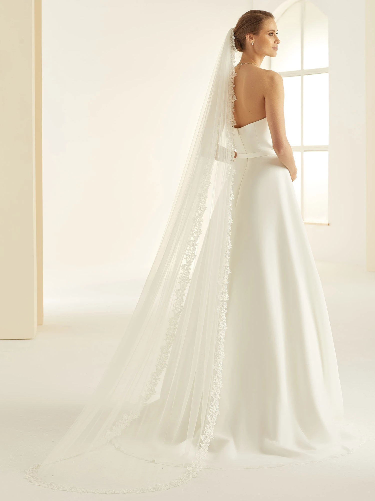 S338 - Bianco Evento Voile Long Dentelle Ivoire 1 S338 - Bianco Evento Voile Long Dentelle Ivoire