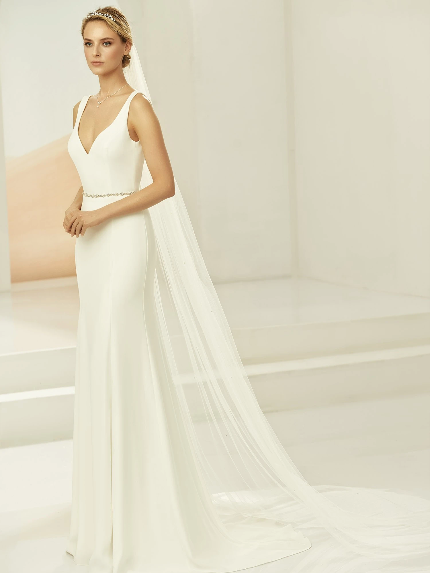 S380 Bianco Evento - Voile Mariage 52 Cristaux Swarovski 1 S380 Bianco Evento - Voile Mariage 52 Cristaux Swarovski