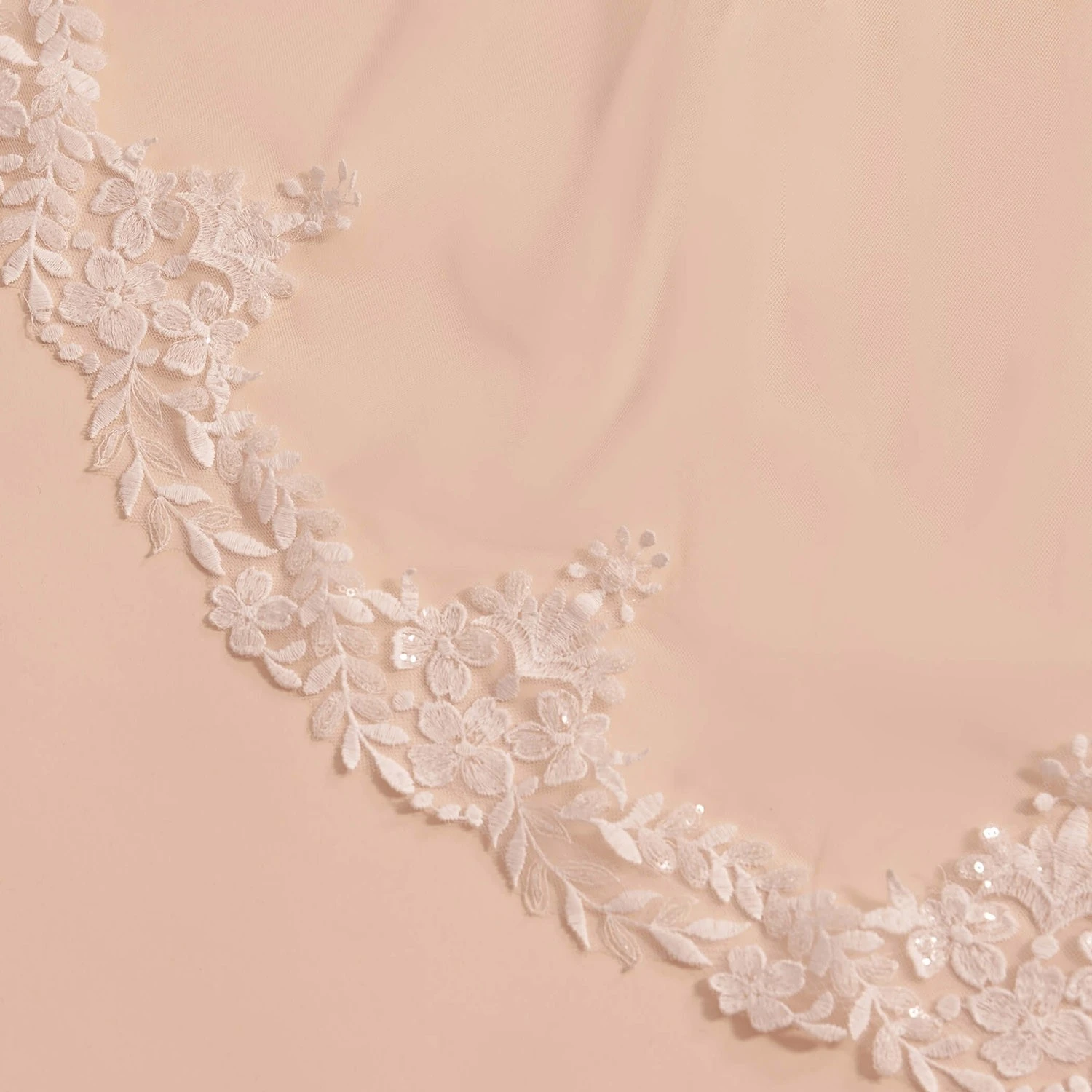 S412 Bianco Evento - Voile Mariage Mi-long Dentelle Sequins 2 S412 Bianco Evento - Voile Mariage Mi-long Dentelle Sequins – Image 2