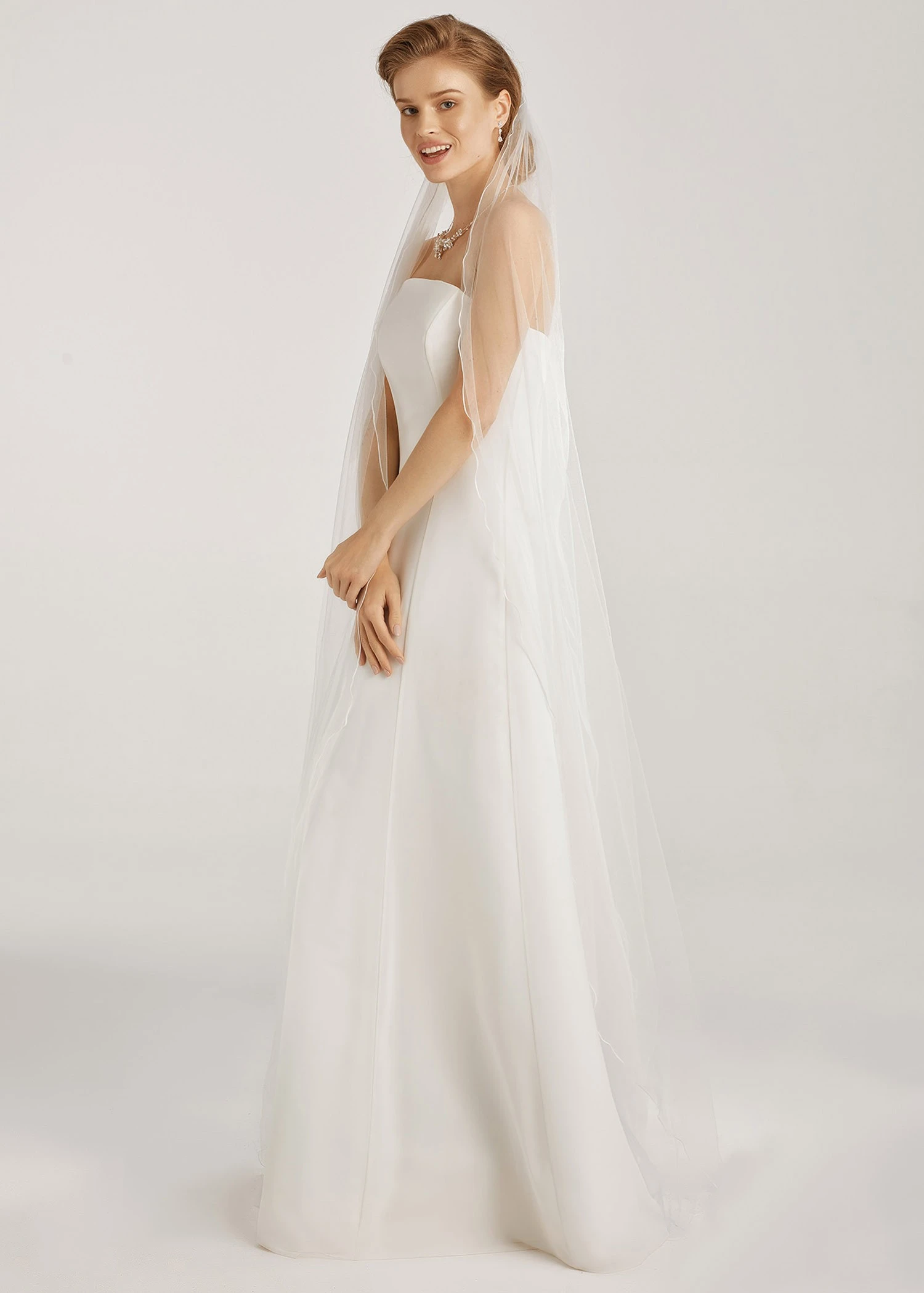 Voile Mariée Long Ivoire à Bordure Festonnée Lora 1 Voile Mariée Long Ivoire à Bordure Festonnée Lora