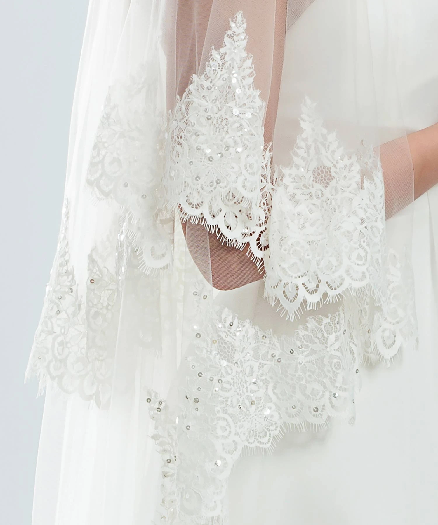 Voile De Mariée Très Long En Dentelle Ivoire Romina 2 Voile De Mariée Très Long En Dentelle Ivoire Romina – Image 2