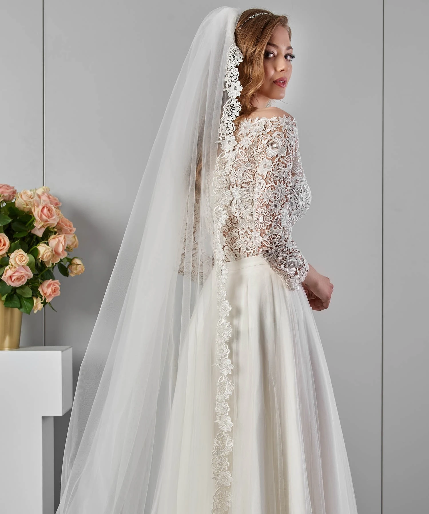 Voile De Mariage Ivoire Très Long Fleur De Guipure Caroline 1 Voile De Mariage Ivoire Très Long Fleur De Guipure Caroline