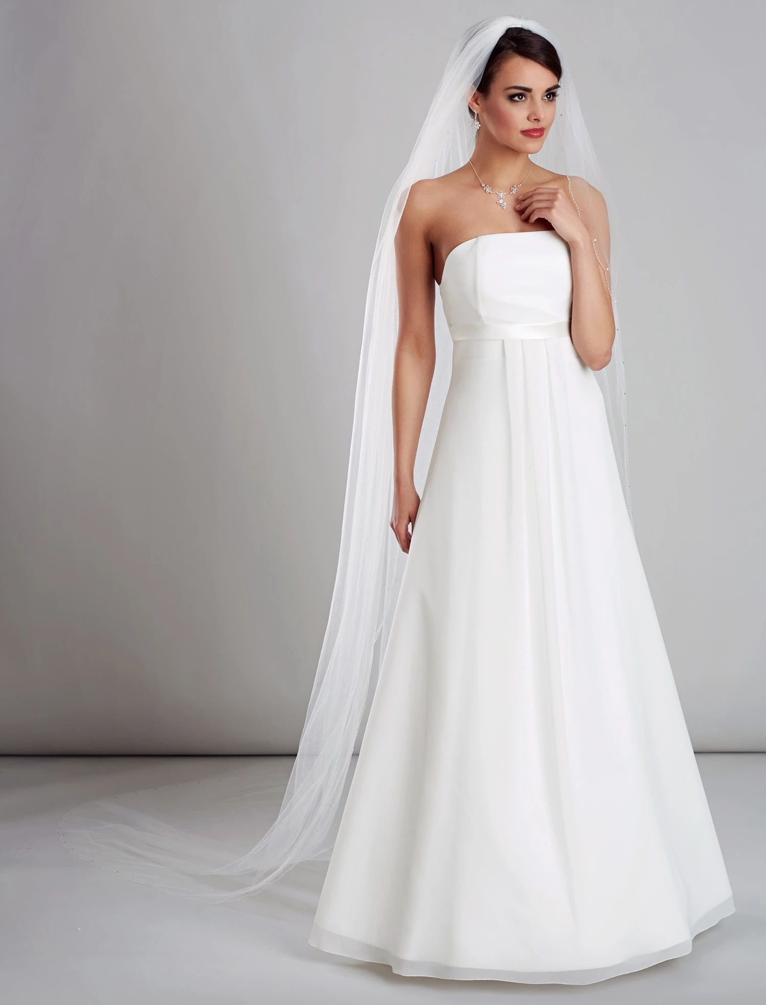 Voile De Mariée Très Long Perles Et Strass Swarovski Delfina 1 Voile De Mariée Très Long Perles Et Strass Swarovski Delfina