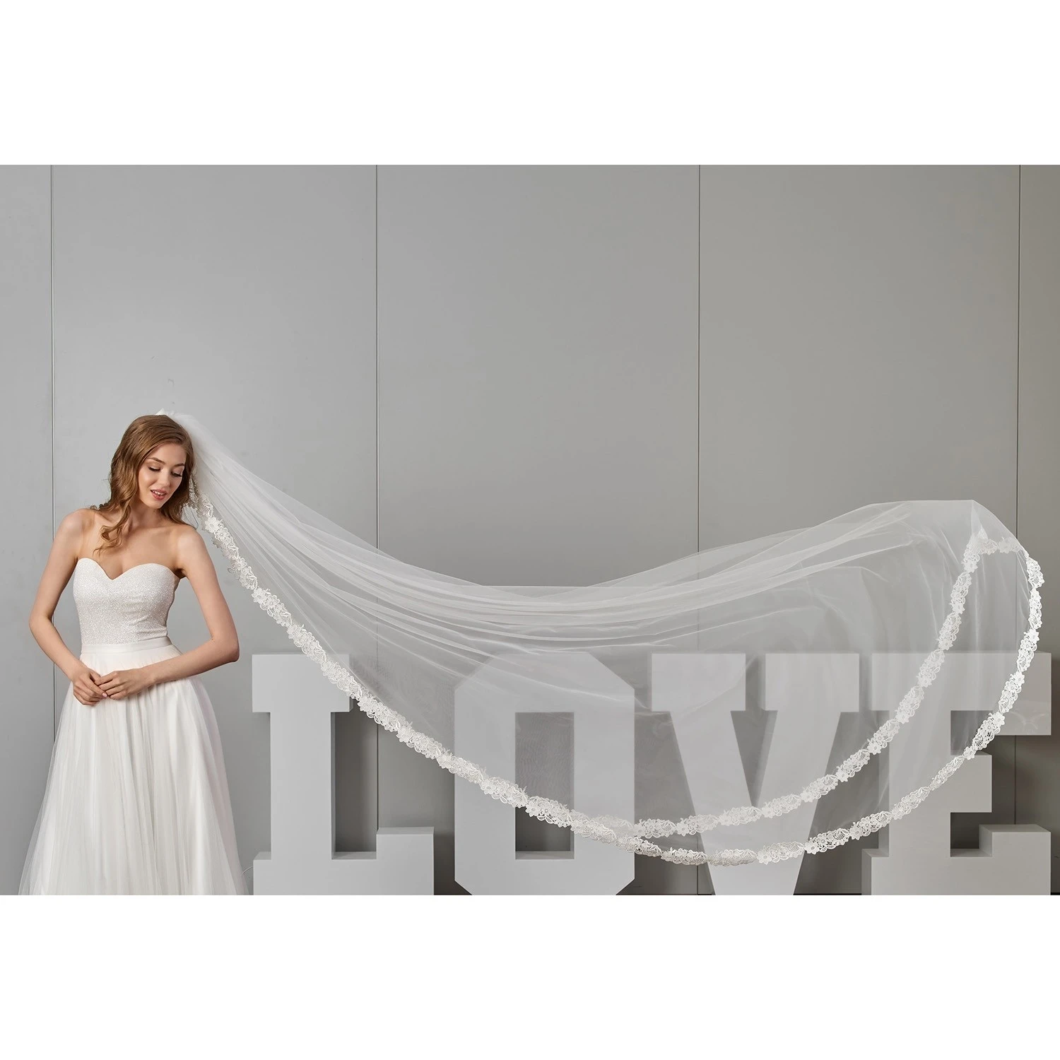 Voile De Mariage Ivoire Très Long Fleur De Guipure Caroline 2 Voile De Mariage Ivoire Très Long Fleur De Guipure Caroline – Image 2